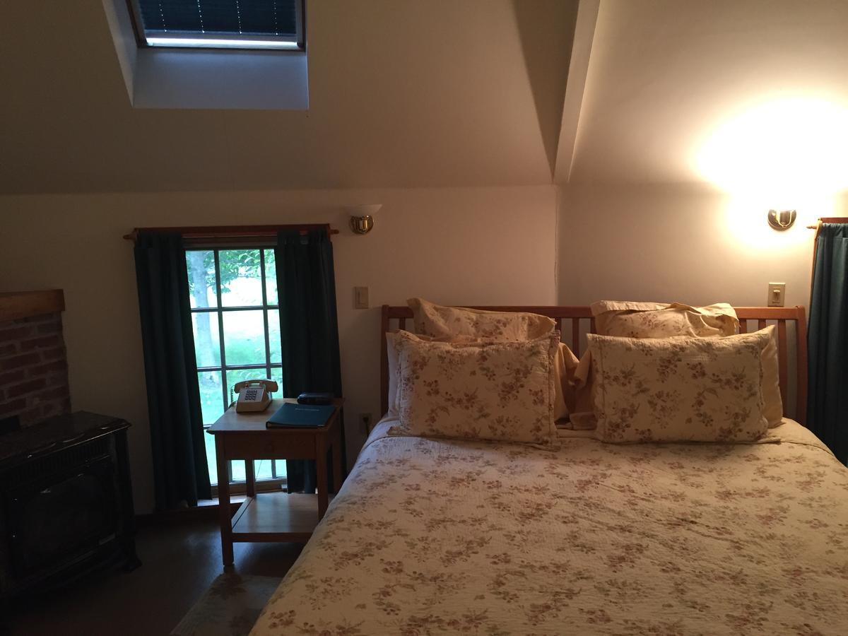 Breakfast On The Connecticut Bed & Breakfast Lyme ภายนอก รูปภาพ