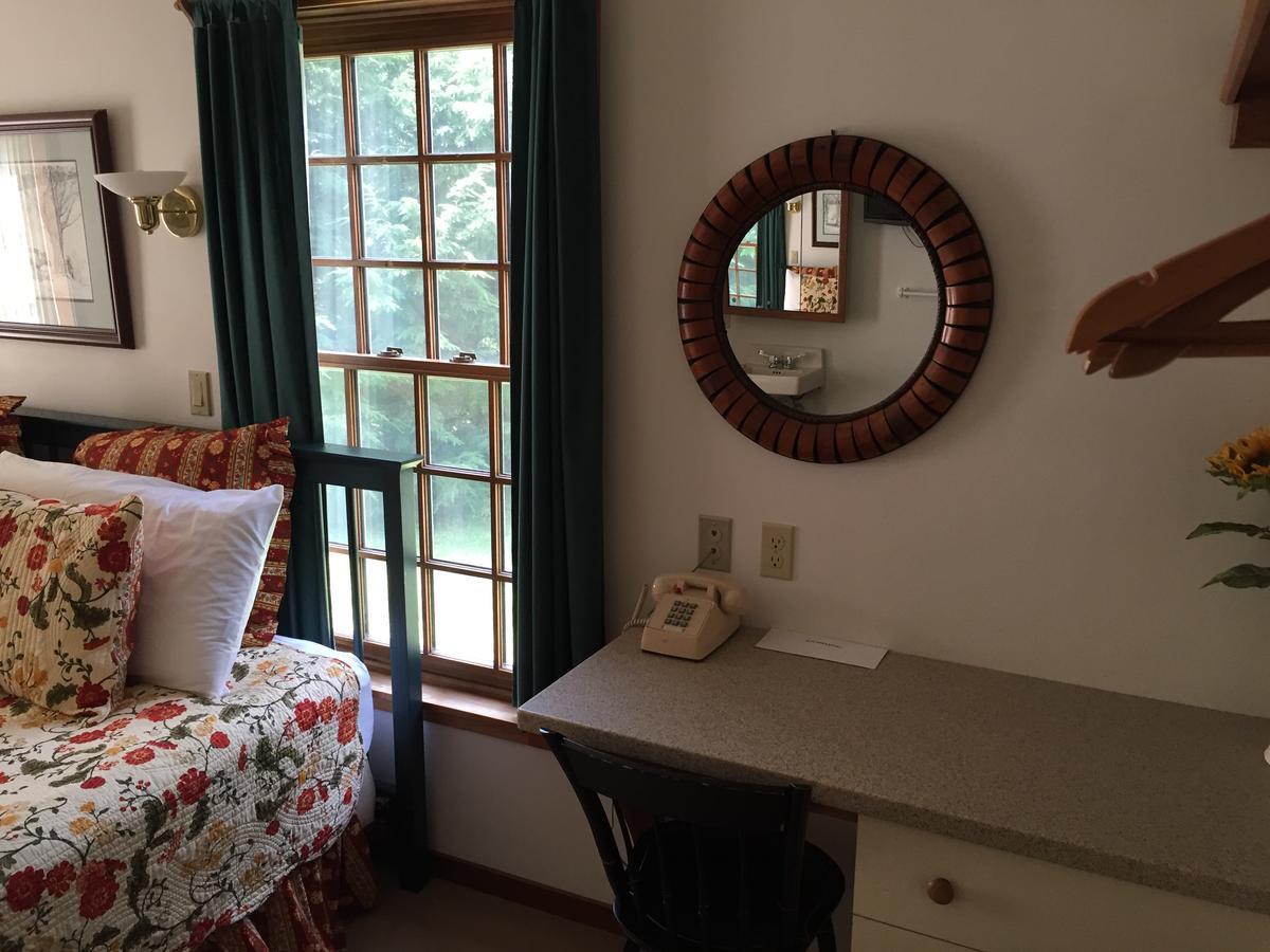 Breakfast On The Connecticut Bed & Breakfast Lyme ภายนอก รูปภาพ