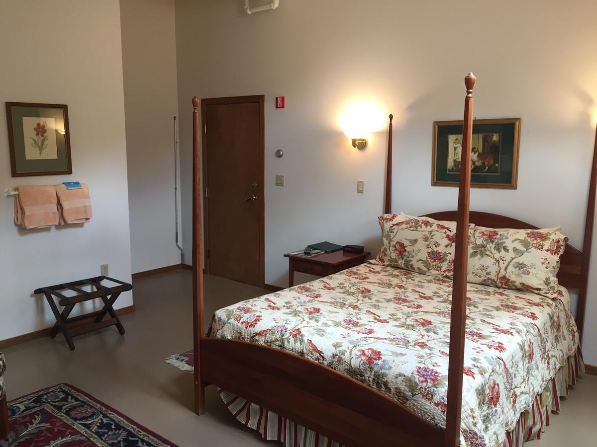 Breakfast On The Connecticut Bed & Breakfast Lyme ภายนอก รูปภาพ