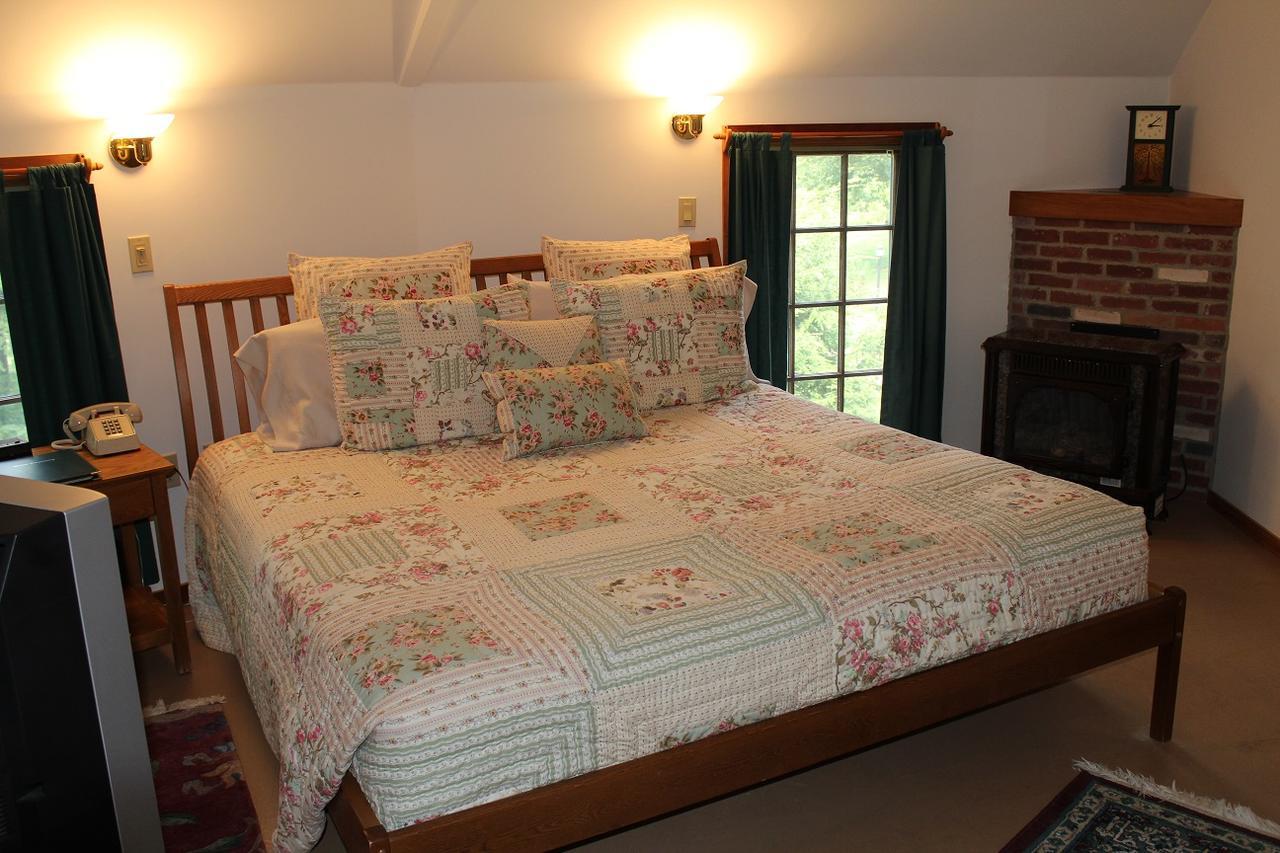 Breakfast On The Connecticut Bed & Breakfast Lyme ภายนอก รูปภาพ