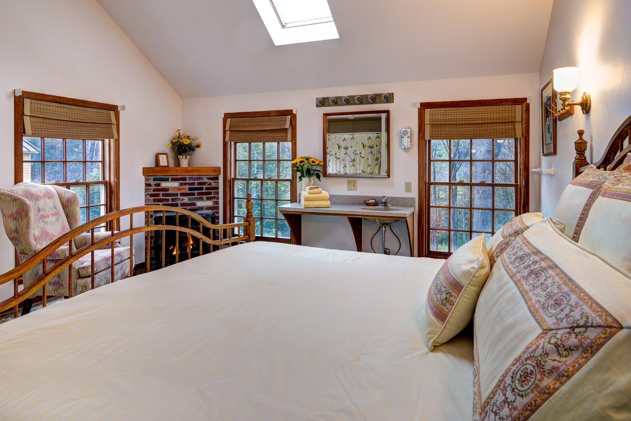 Breakfast On The Connecticut Bed & Breakfast Lyme ภายนอก รูปภาพ